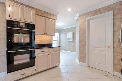 2207 Seaver Lane Hoffman Estates IL 60169