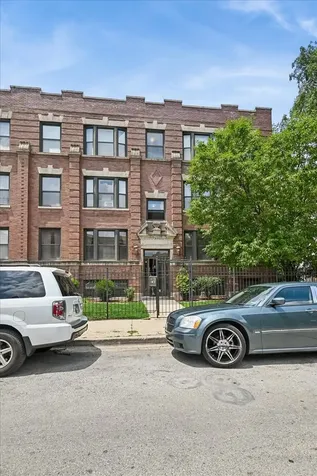 4220 South Champlain Avenue Chicago IL 60653