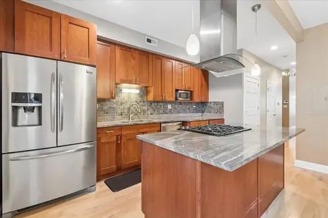 4220 South Champlain Avenue Chicago IL 60653