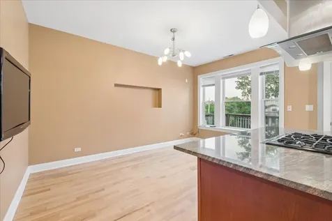 4220 South Champlain Avenue Chicago IL 60653