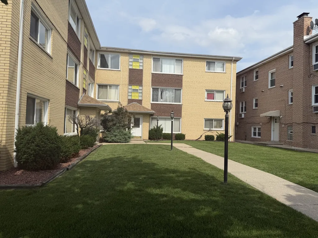 6313 South Oak Park Avenue Chicago IL 60638