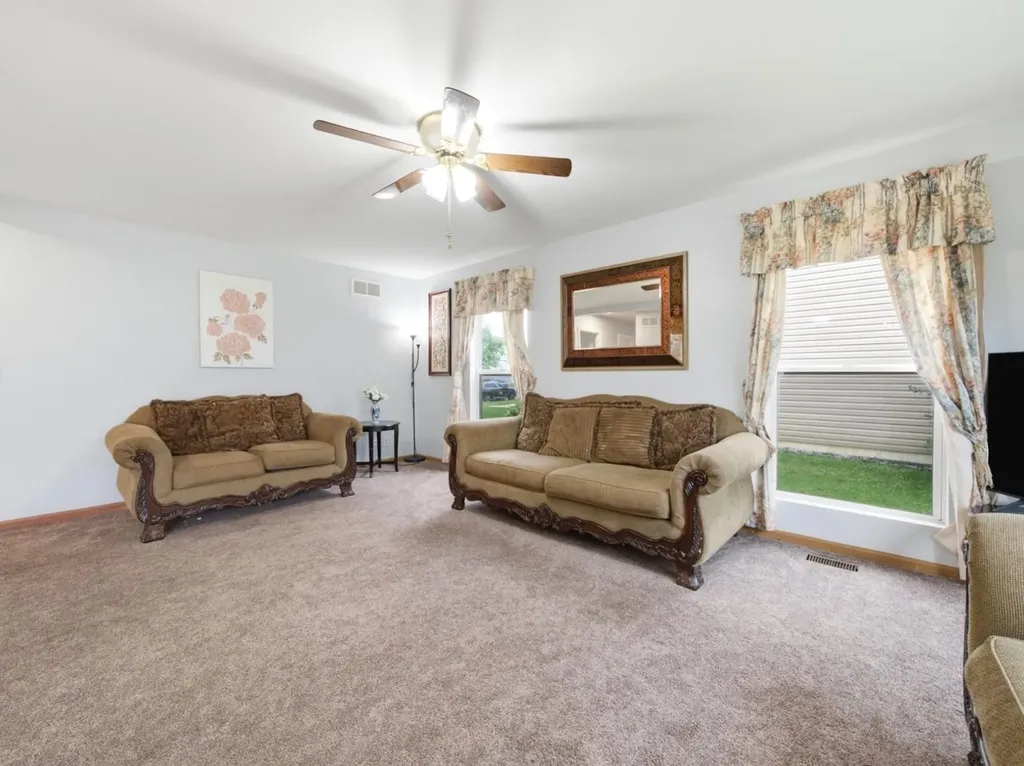 601 Greystone Lane Bolingbrook IL 60440