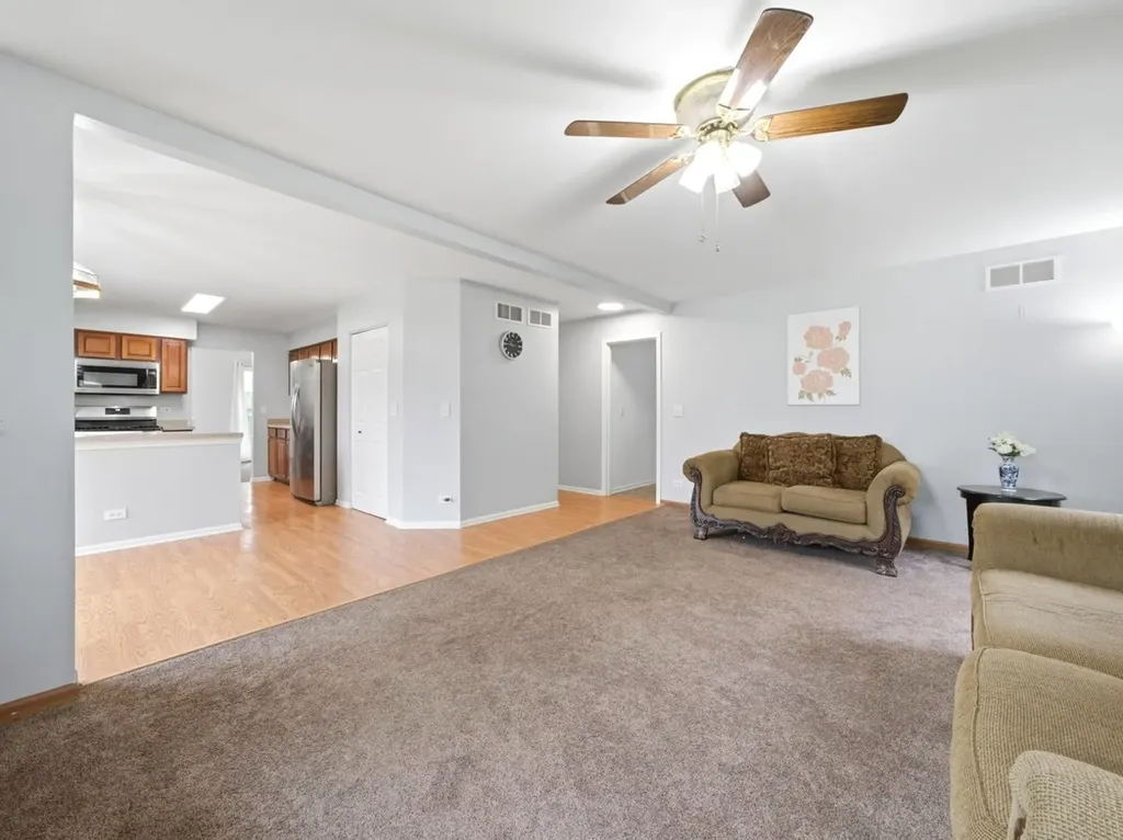601 Greystone Lane Bolingbrook IL 60440