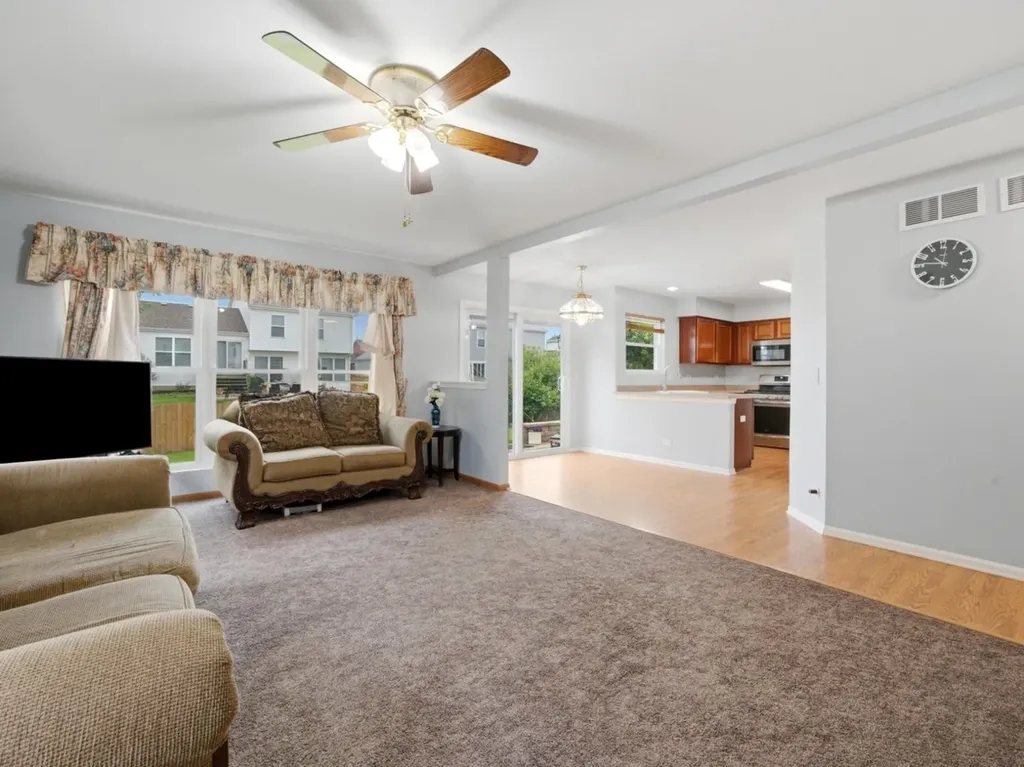 601 Greystone Lane Bolingbrook IL 60440