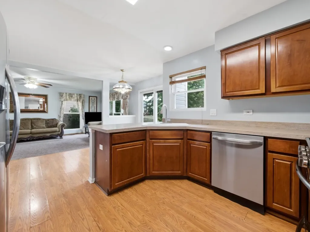601 Greystone Lane Bolingbrook IL 60440