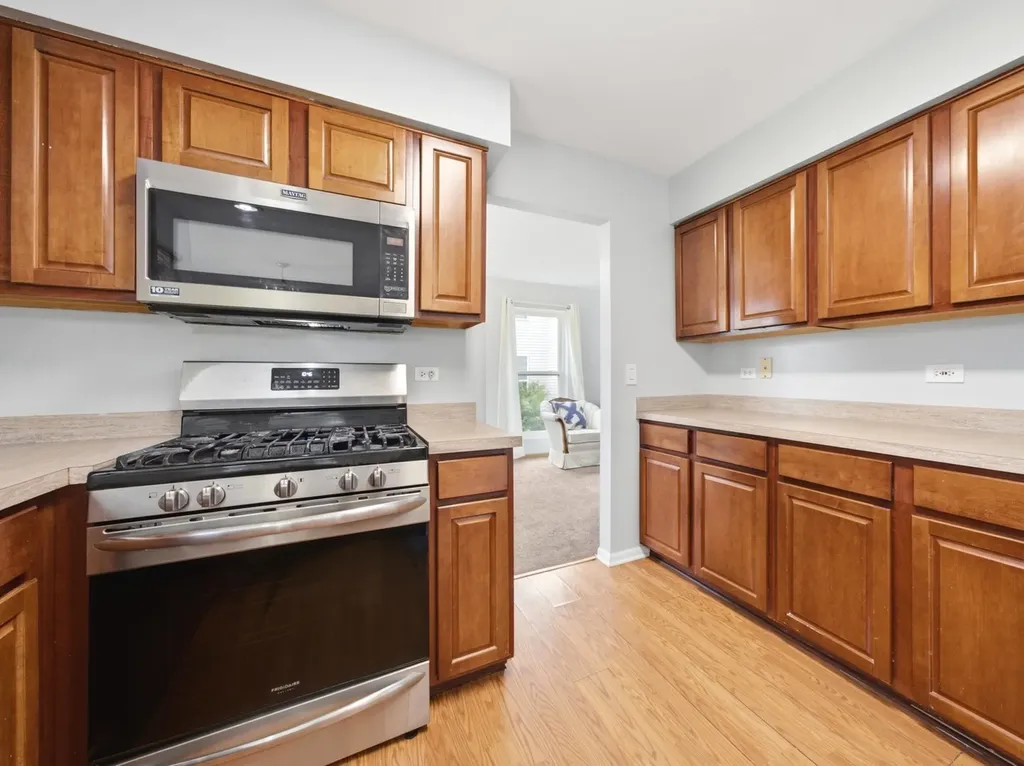 601 Greystone Lane Bolingbrook IL 60440