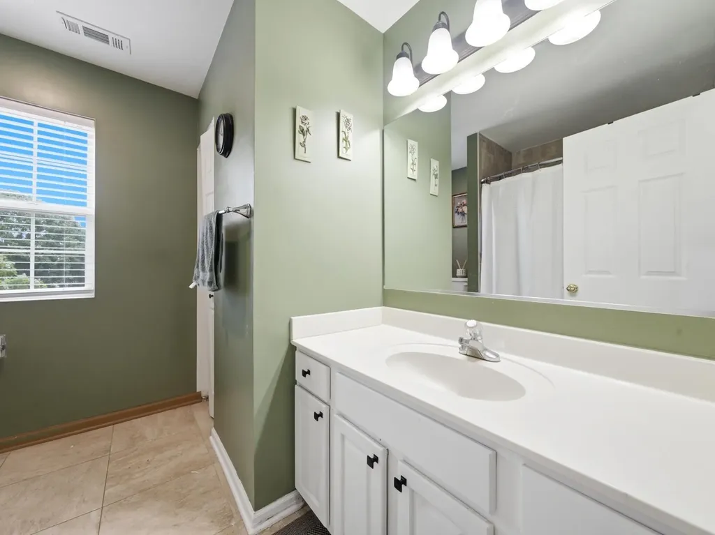 601 Greystone Lane Bolingbrook IL 60440