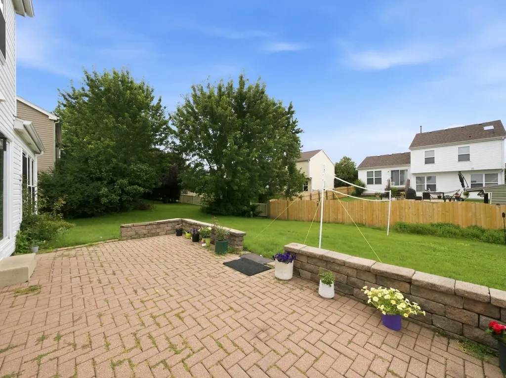 601 Greystone Lane Bolingbrook IL 60440