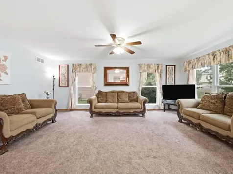 601 Greystone Lane Bolingbrook IL 60440