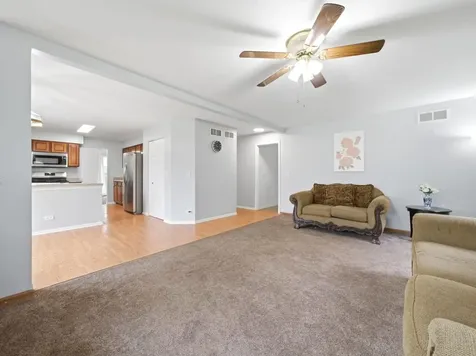 601 Greystone Lane Bolingbrook IL 60440