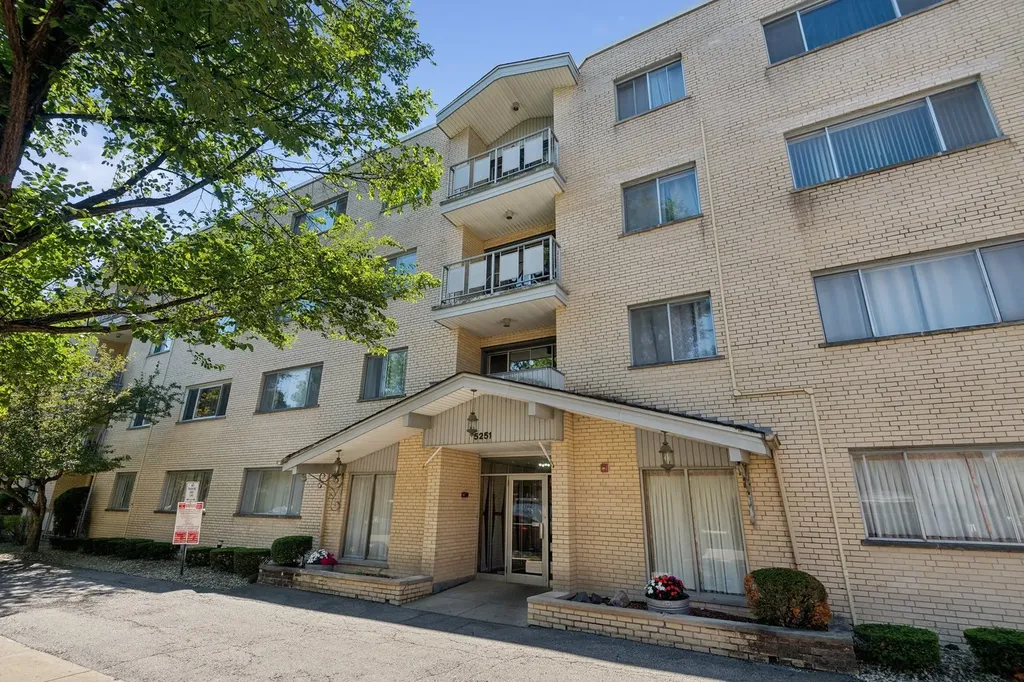 5251 Galitz Street Skokie IL 60077