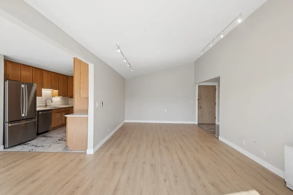 5251 Galitz Street Skokie IL 60077