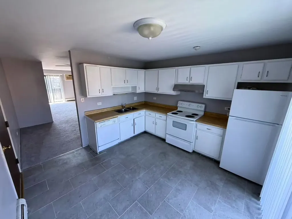 535 Brookside Drive Westmont IL 60559