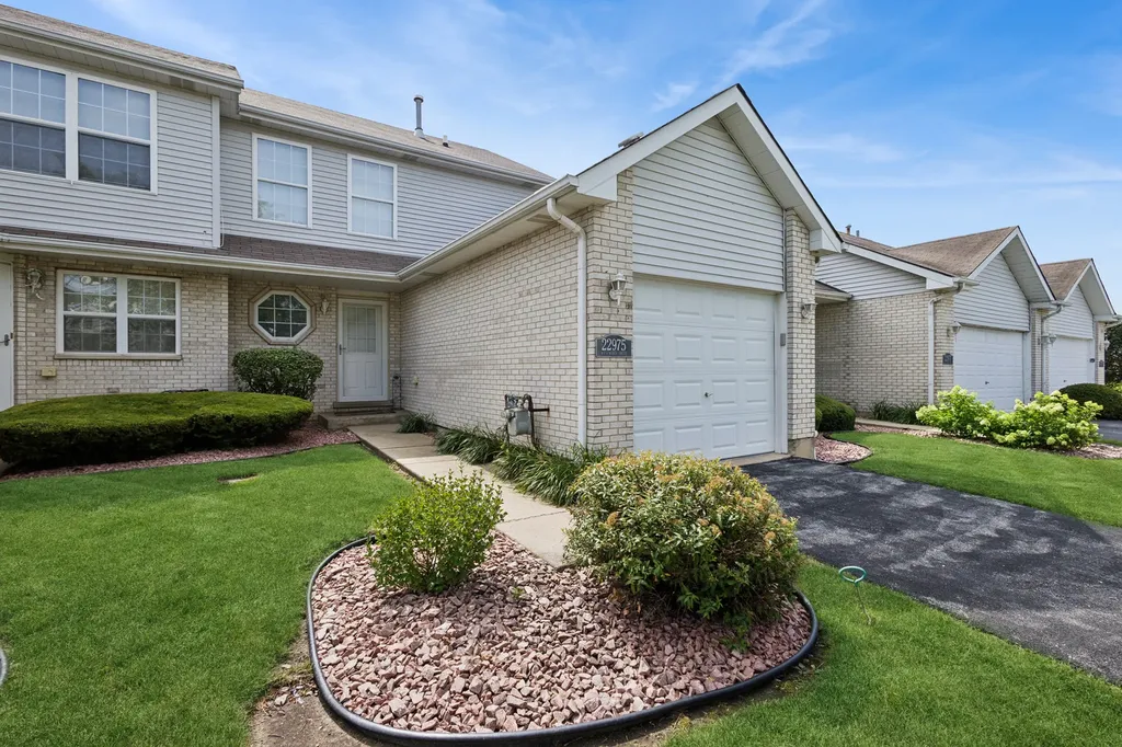 22975 Westwind Drive Richton Park IL 60471