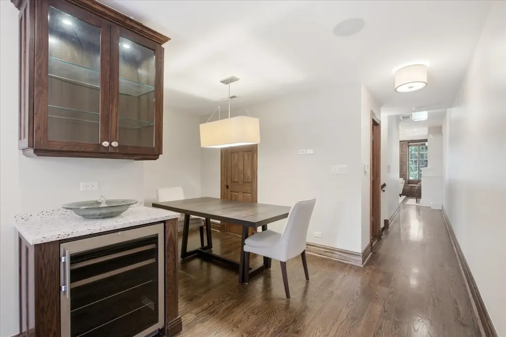 319 West Webster Avenue Chicago IL 60614