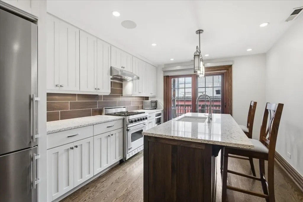 319 West Webster Avenue Chicago IL 60614