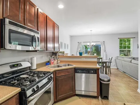 512 South Jade Lane Round Lake IL 60073