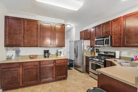 512 South Jade Lane Round Lake IL 60073