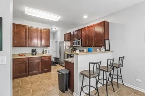 512 South Jade Lane Round Lake IL 60073
