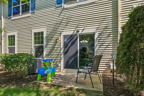 512 South Jade Lane Round Lake IL 60073