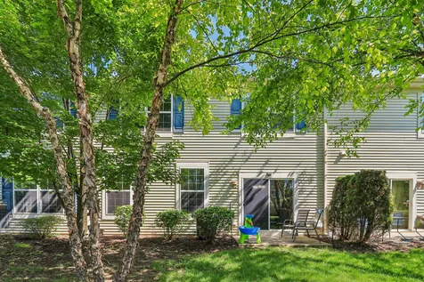 512 South Jade Lane Round Lake IL 60073