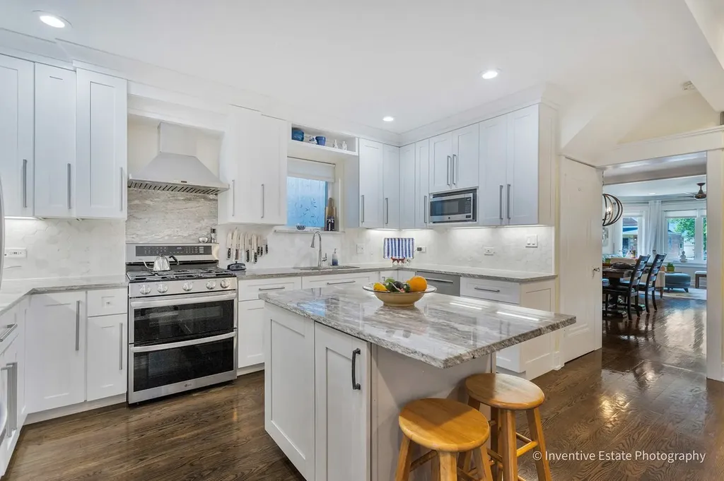 6007 North Newburg Avenue Chicago IL 60631