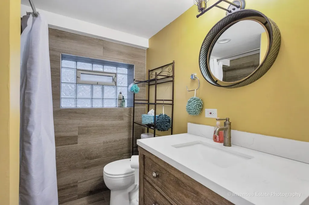 6007 North Newburg Avenue Chicago IL 60631