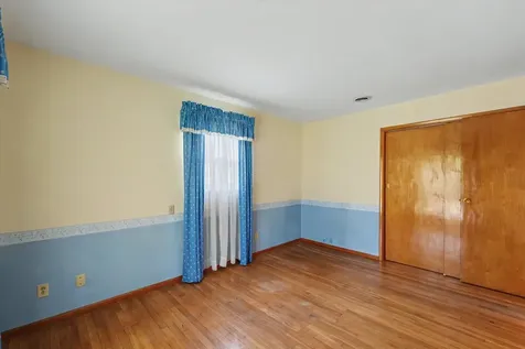 414 South Seymour Street Oakwood IL 61858