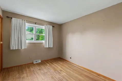 414 South Seymour Street Oakwood IL 61858