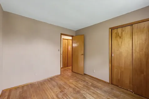 414 South Seymour Street Oakwood IL 61858