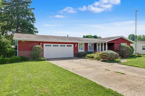 414 South Seymour Street Oakwood IL 61858