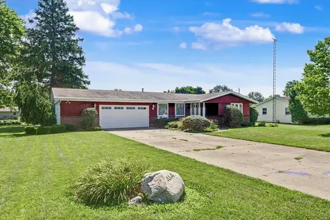 414 South Seymour Street Oakwood IL 61858