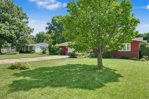 414 South Seymour Street Oakwood IL 61858