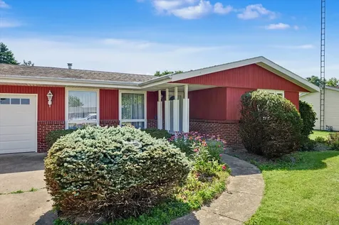 414 South Seymour Street Oakwood IL 61858