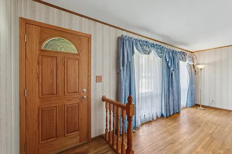 414 South Seymour Street Oakwood IL 61858