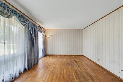 414 South Seymour Street Oakwood IL 61858