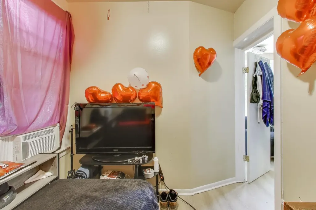 4322 North Monticello Avenue Chicago IL 60618