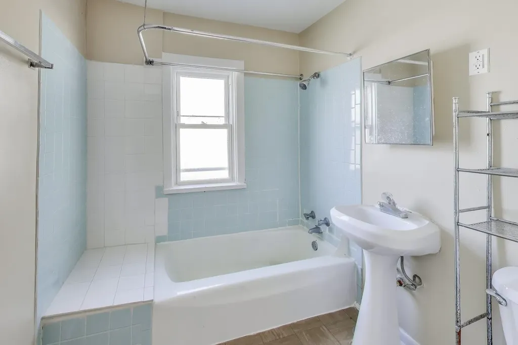 4322 North Monticello Avenue Chicago IL 60618