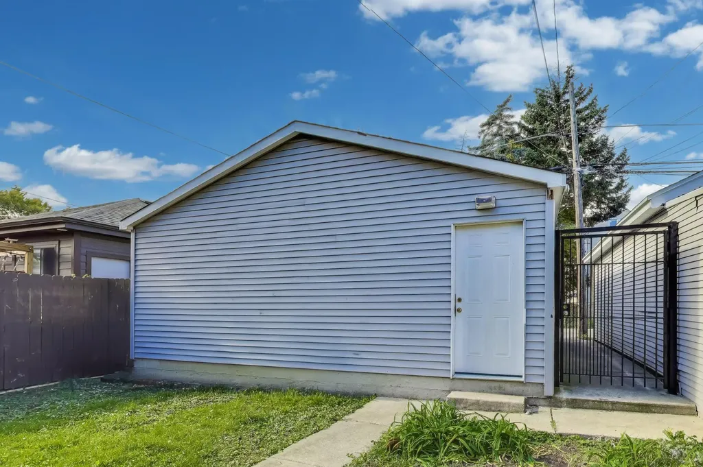 4322 North Monticello Avenue Chicago IL 60618