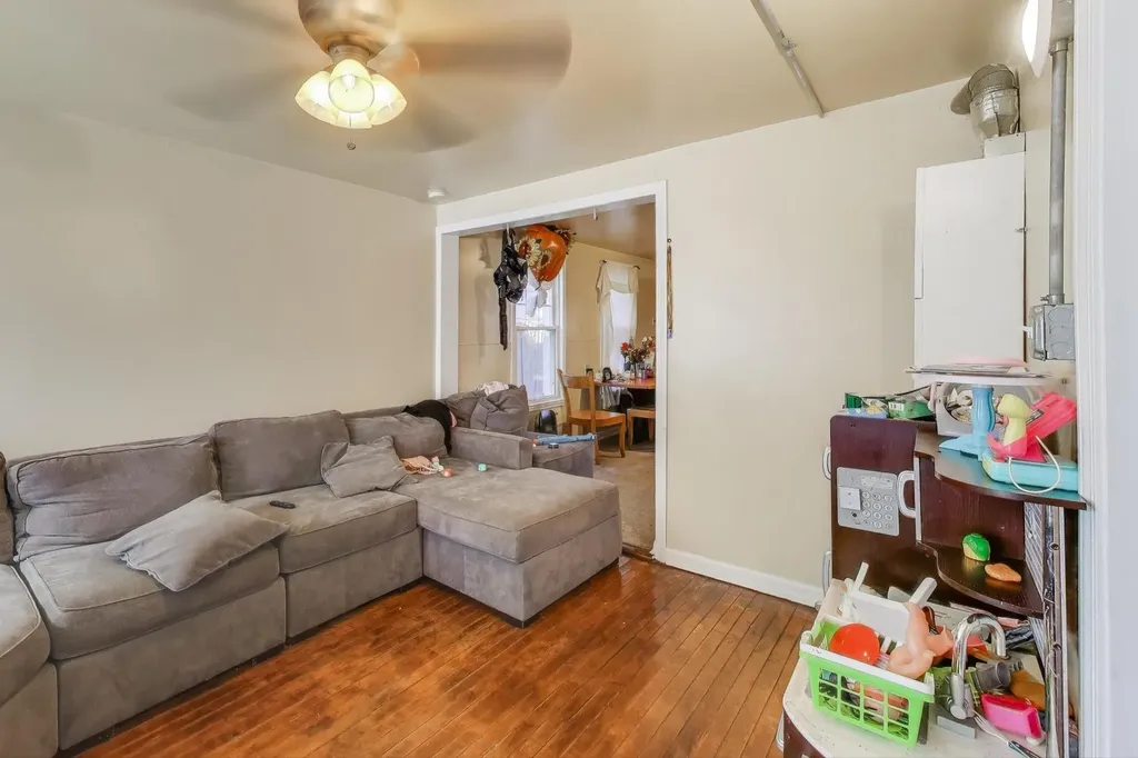 4322 North Monticello Avenue Chicago IL 60618
