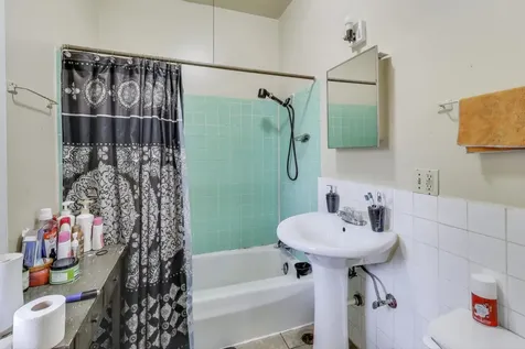 4322 North Monticello Avenue Chicago IL 60618