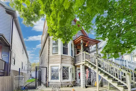 4322 North Monticello Avenue Chicago IL 60618