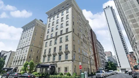 70 East Scott Street Chicago IL 60610