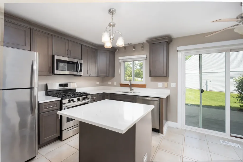 840 Dogwood Lane Lake In The Hills IL 60156