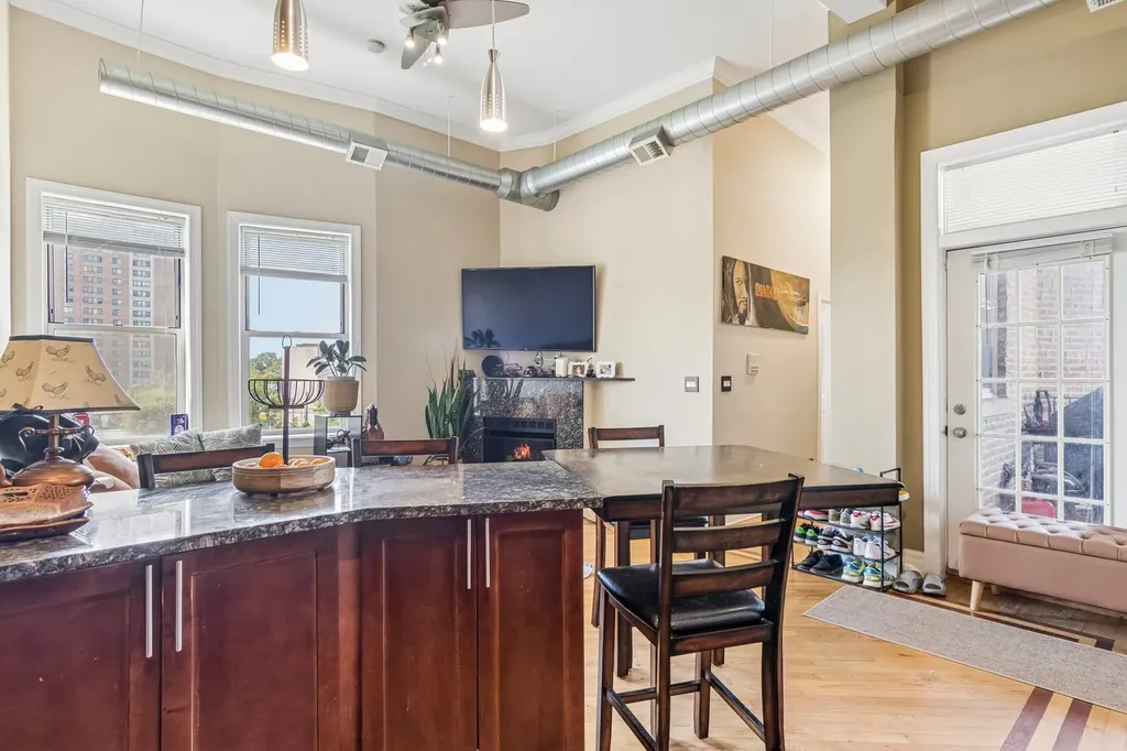5016 South King Drive Chicago IL 60615