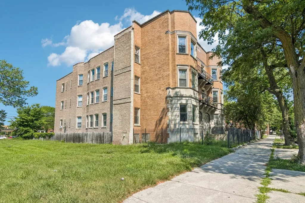 5016 South King Drive Chicago IL 60615
