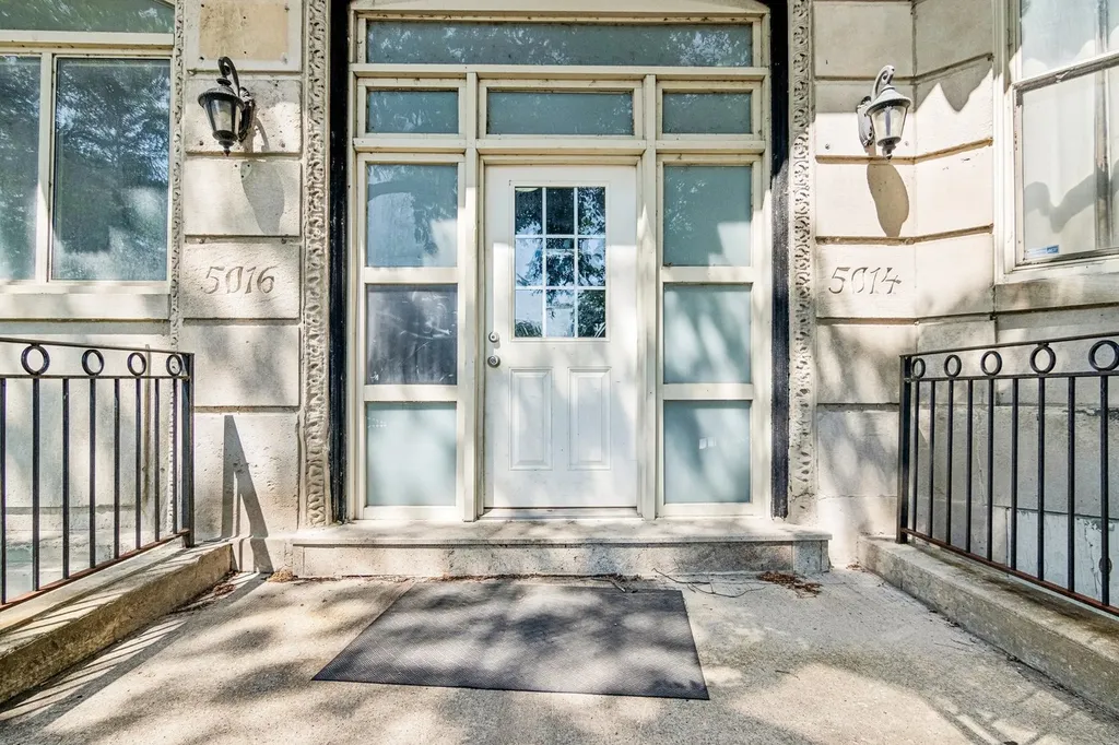 5016 South King Drive Chicago IL 60615