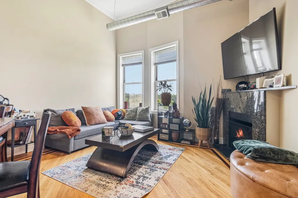 5016 South King Drive Chicago IL 60615