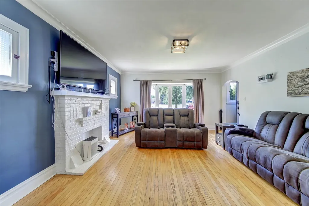 655 Albert Street Elmhurst IL 60126
