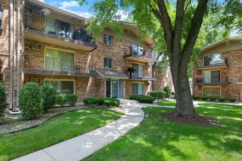 5325 Waterbury Court Crestwood IL 60418